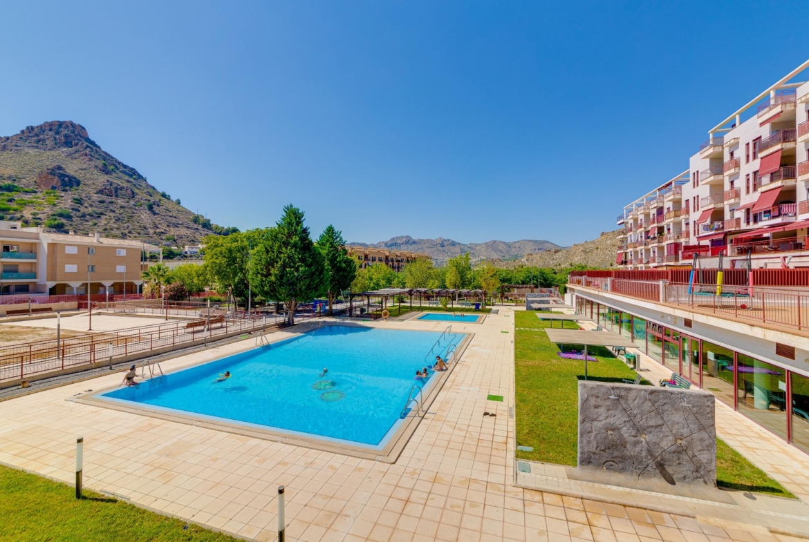 Mooi appartement met groot terras, 2 slaapkamers, 2 badkamers op 500m van Archena spa en uitzicht op de bergen