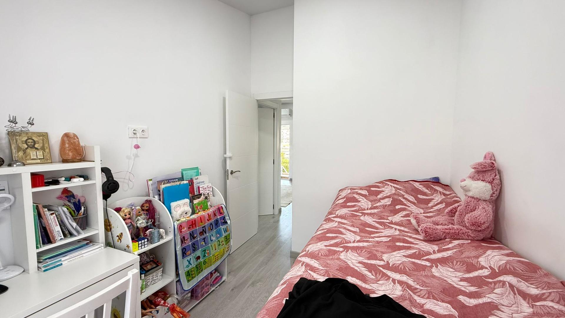 14-14-8 Exclusive renovated upper floor bungalow with 2 bedrooms, 1 bathroom
