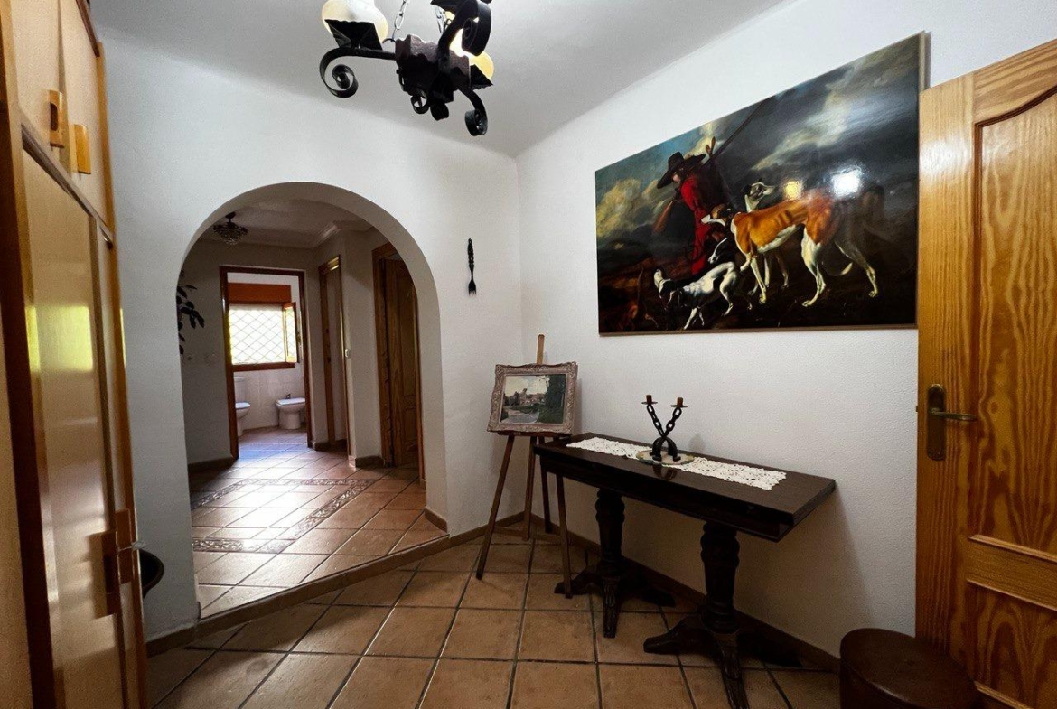 Chalet con 1000 metros de terreno en la zona  Sol y Luz de San Vicente del Raspeig, Alicante