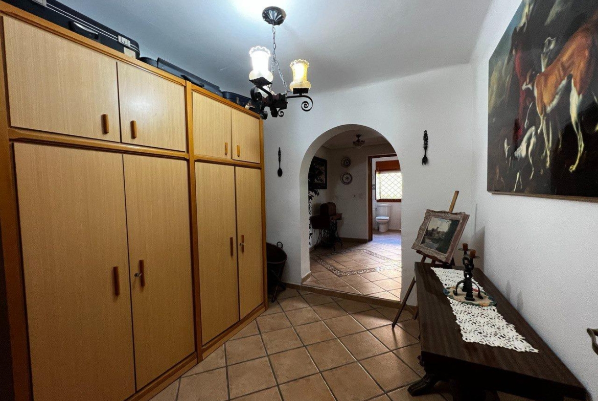 Chalet con 1000 metros de terreno en la zona  Sol y Luz de San Vicente del Raspeig, Alicante