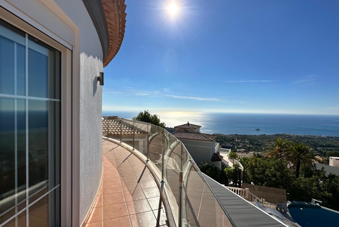 Elegant Villa with Sea Views and Altea la Vella 🌊✨
