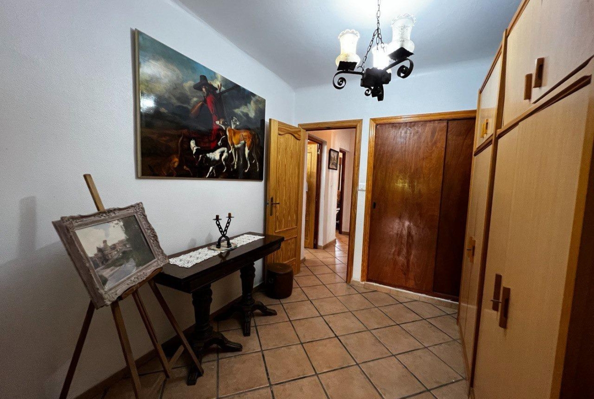 Chalet con 1000 metros de terreno en la zona  Sol y Luz de San Vicente del Raspeig, Alicante