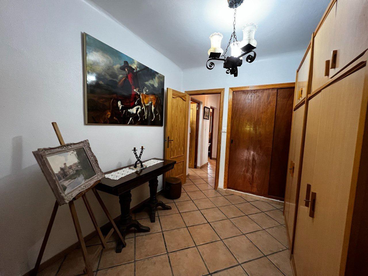 Chalet con 1000 metros de terreno en la zona  Sol y Luz de San Vicente del Raspeig, Alicante