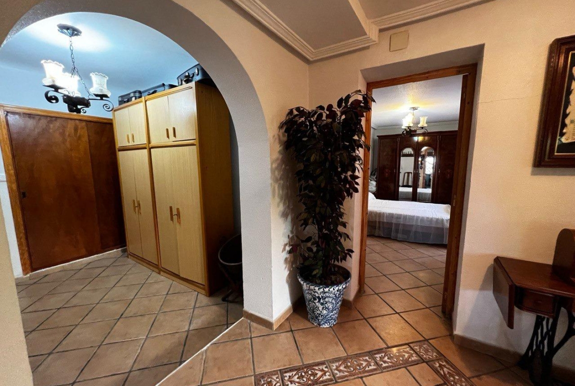 Chalet con 1000 metros de terreno en la zona  Sol y Luz de San Vicente del Raspeig, Alicante