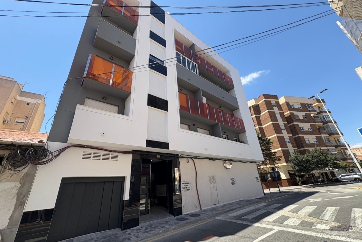 Exclusive Apartment in the Heart of Torrevieja 🌊🏖️ 2 Bedrooms 1 Bathroom BBQ Solarium with Sea Views