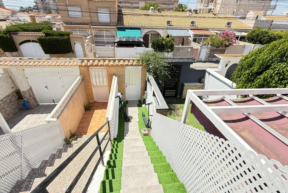 Exclusive renovated upper floor bungalow with 2 bedrooms, 1 bathroom