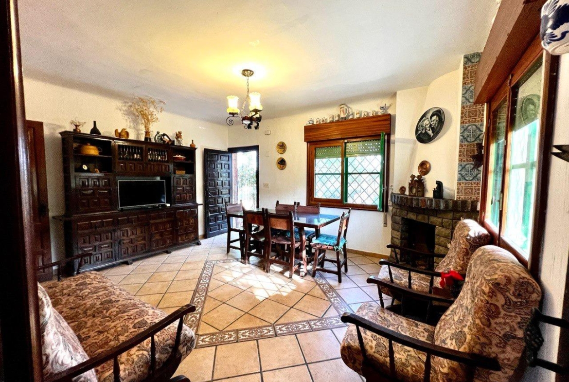 Chalet con 1000 metros de terreno en la zona  Sol y Luz de San Vicente del Raspeig, Alicante