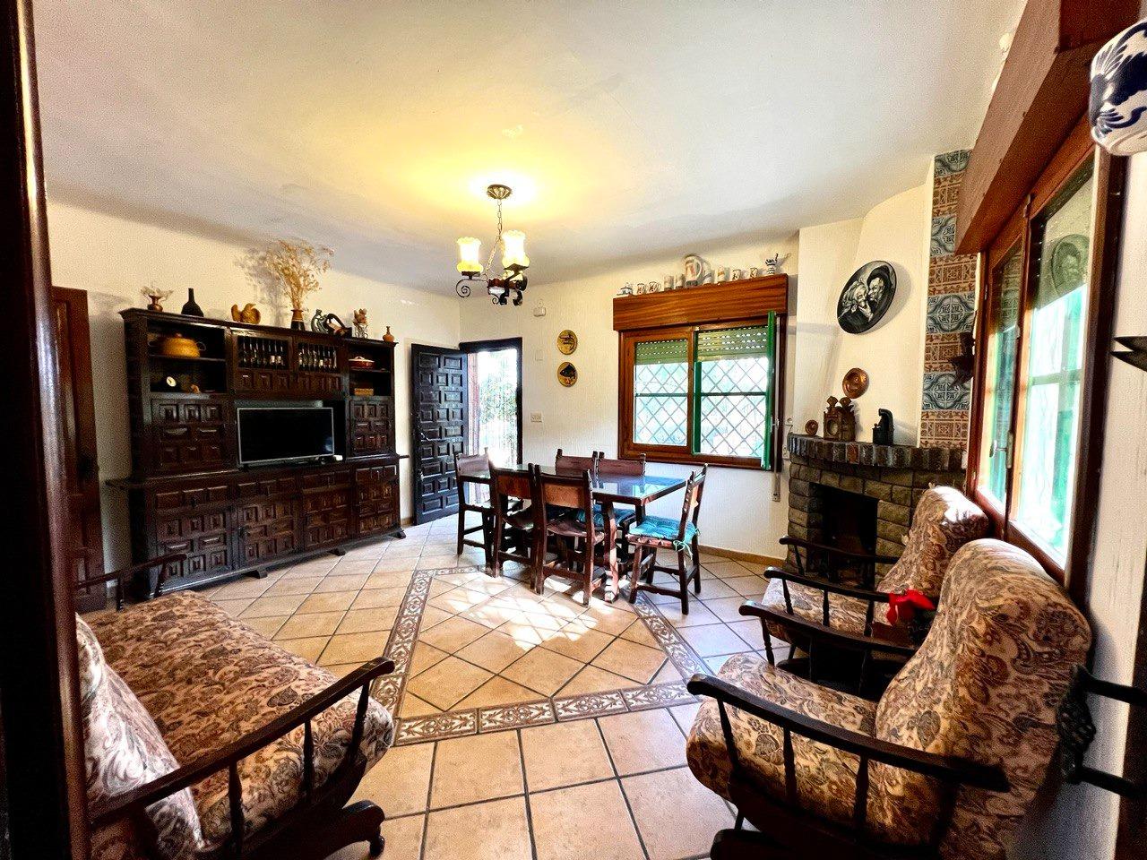 Chalet con 1000 metros de terreno en la zona  Sol y Luz de San Vicente del Raspeig, Alicante