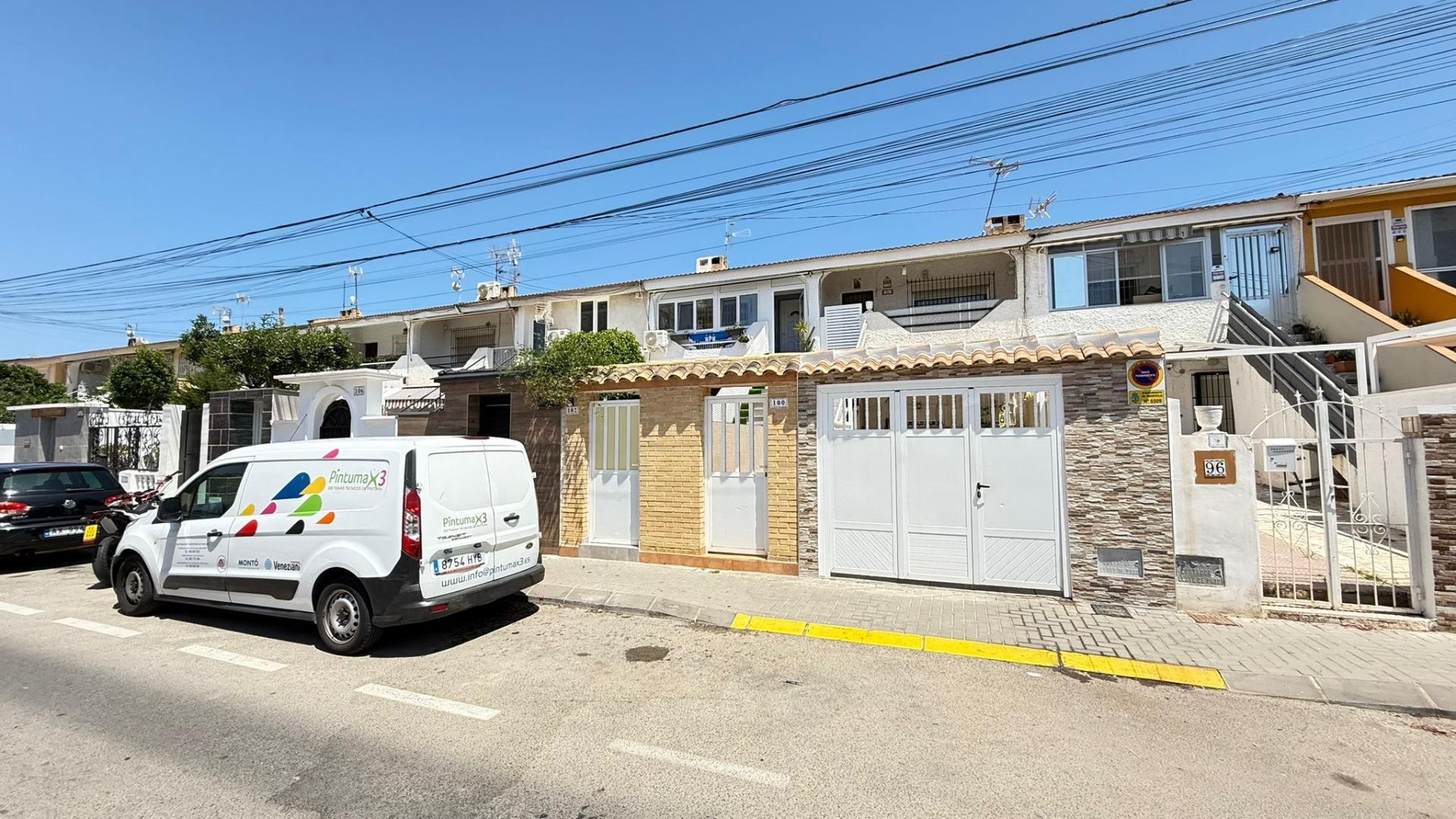 14-20-7 Exclusive renovated upper floor bungalow with 2 bedrooms, 1 bathroom