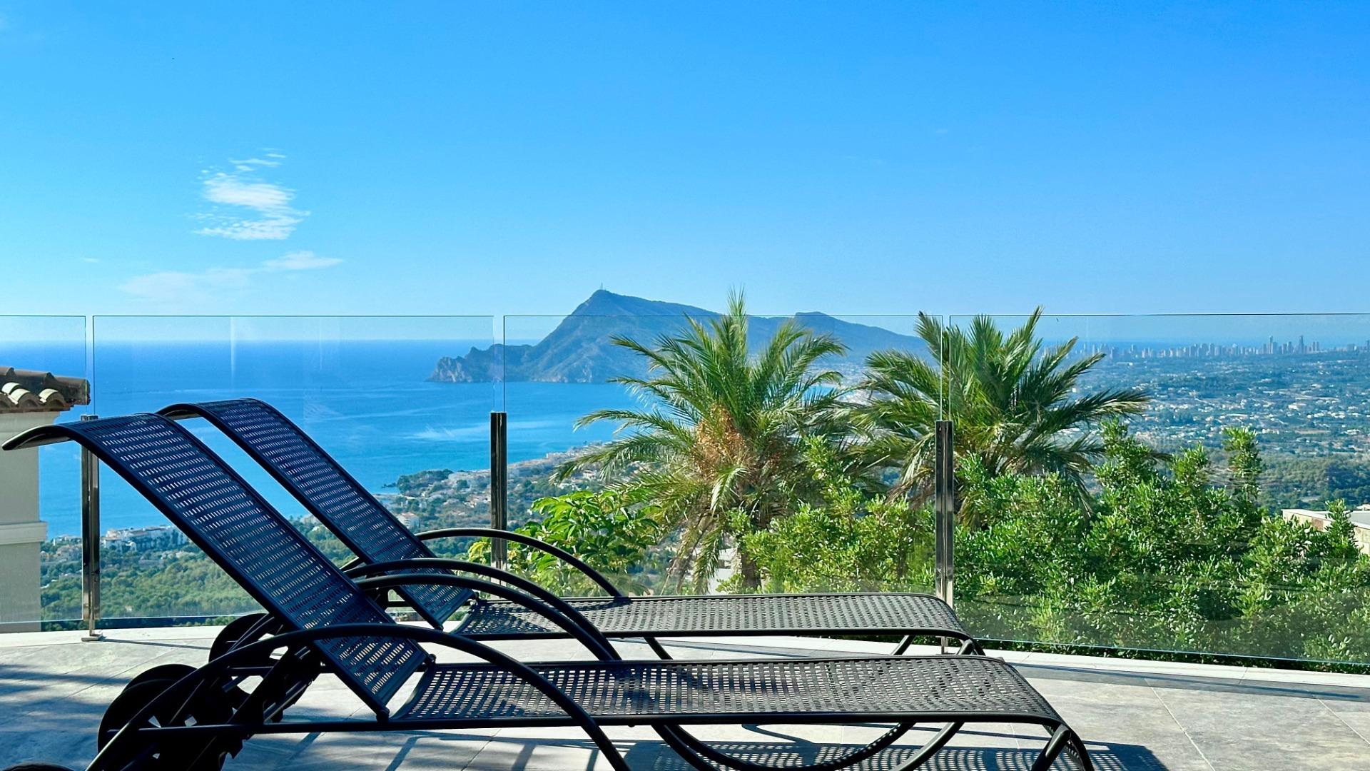 Elegant Villa with Sea Views and Altea la Vella 🌊✨