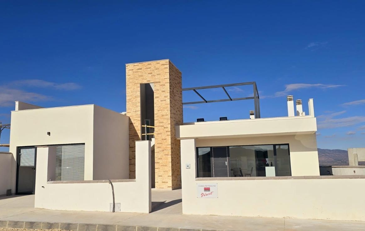 VILLA DE LUJO EN (LA PINILLA) MURCIA. PISCINA. 2 DORM. 2 BAÑOS. PARCELA 150 M2. SOLARIUM 44 M2.