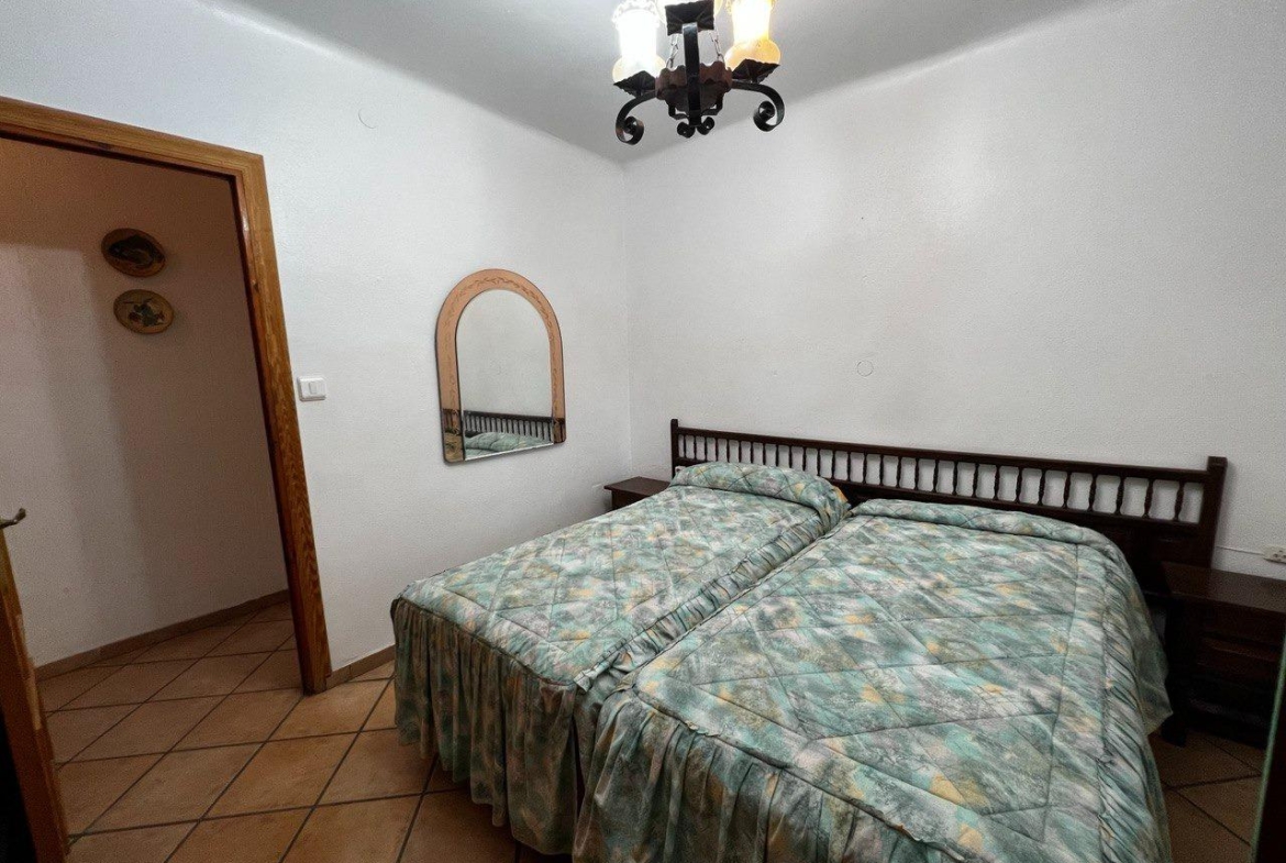 Chalet con 1000 metros de terreno en la zona  Sol y Luz de San Vicente del Raspeig, Alicante