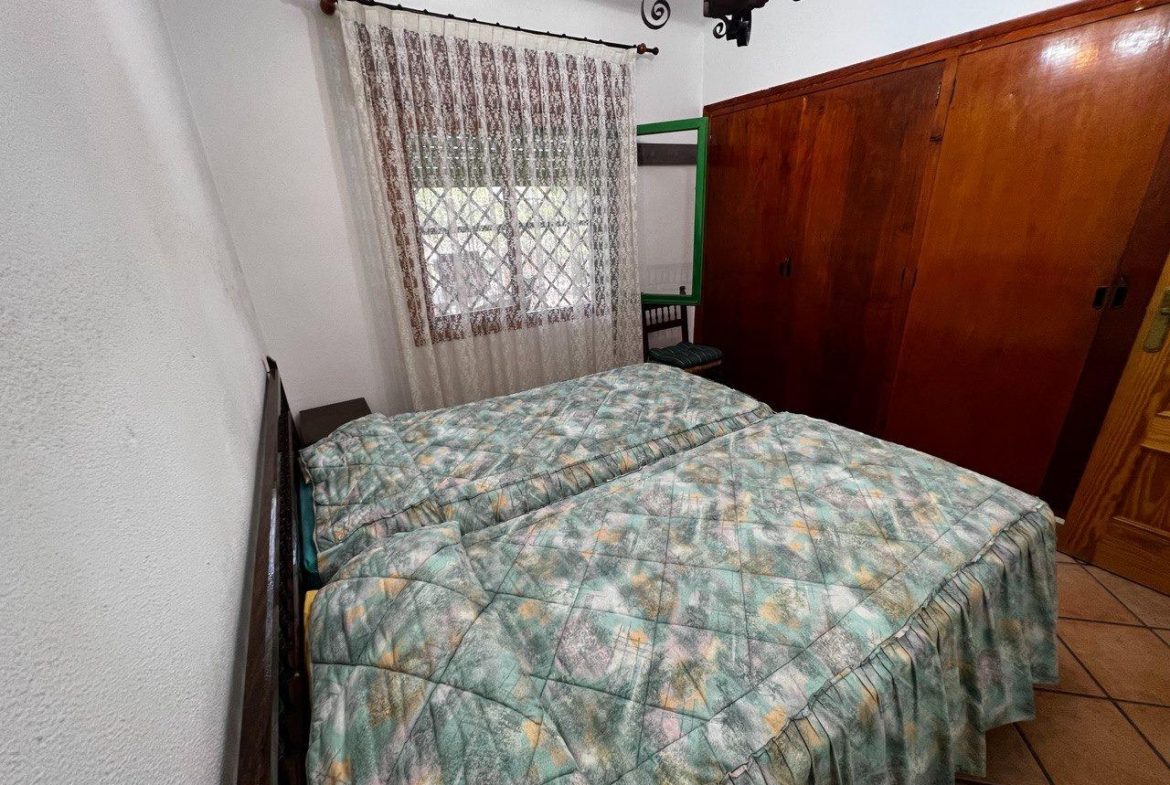 Chalet con 1000 metros de terreno en la zona  Sol y Luz de San Vicente del Raspeig, Alicante