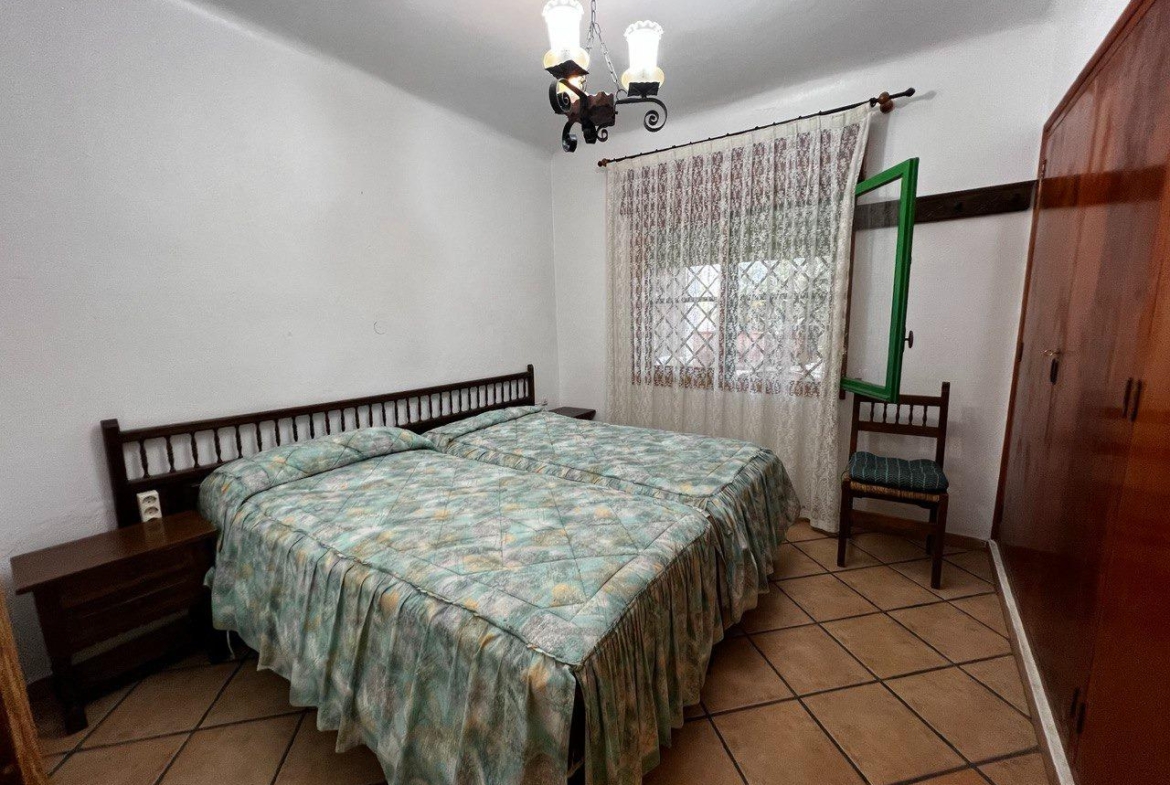 Chalet con 1000 metros de terreno en la zona  Sol y Luz de San Vicente del Raspeig, Alicante