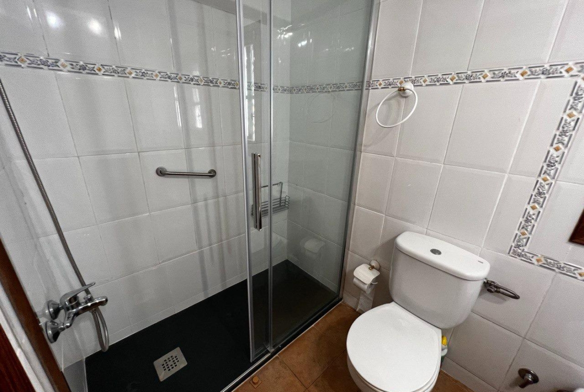 Chalet con 1000 metros de terreno en la zona  Sol y Luz de San Vicente del Raspeig, Alicante