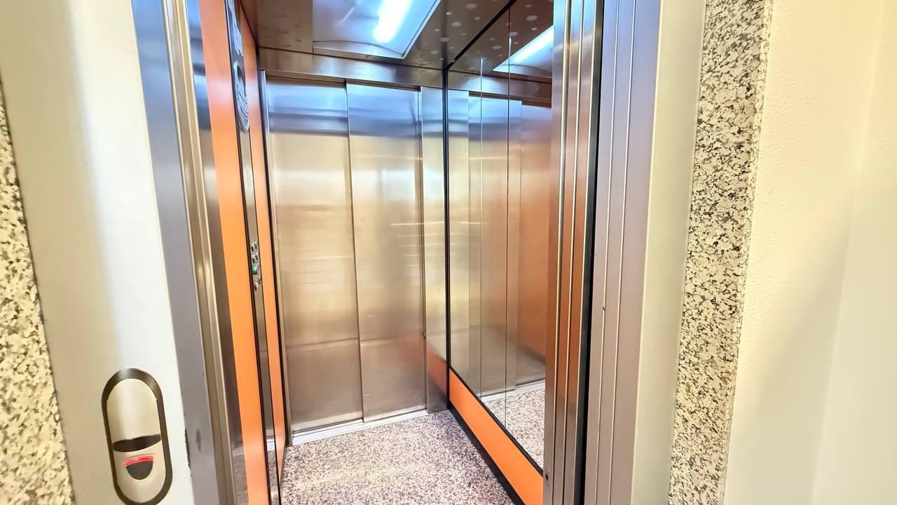 14-28-6 Exclusive apartment with incredible design and a prime location