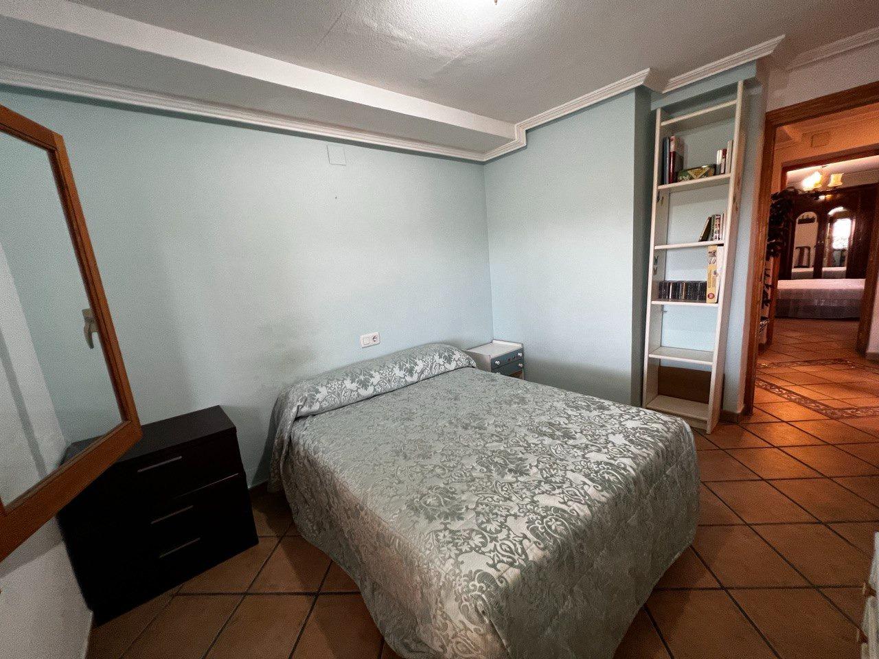 Chalet con 1000 metros de terreno en la zona  Sol y Luz de San Vicente del Raspeig, Alicante