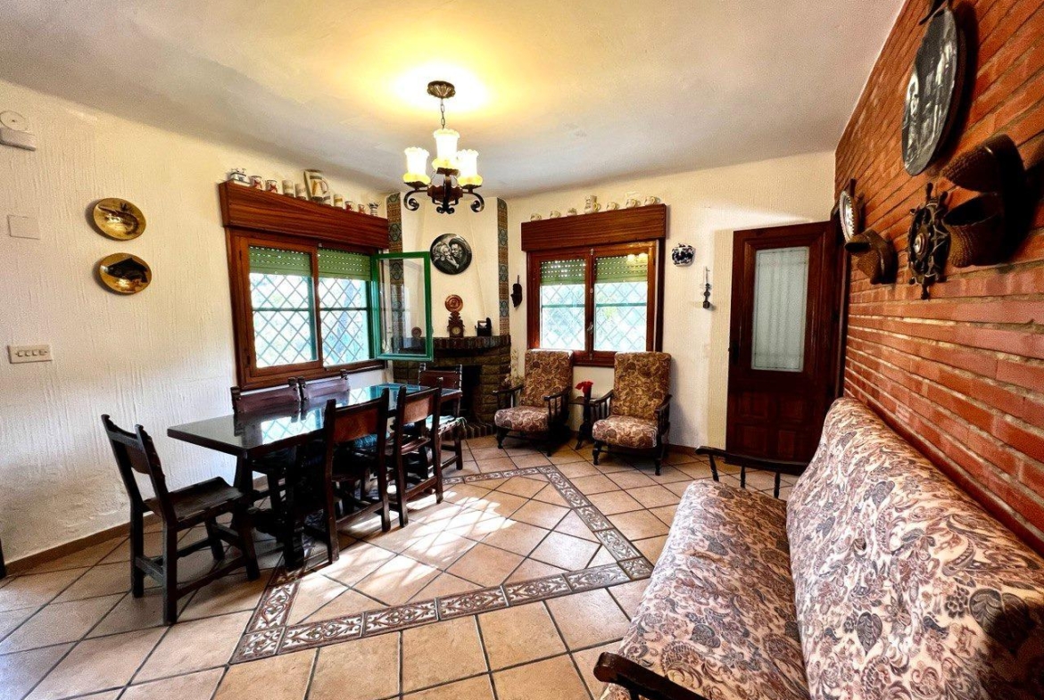 Chalet con 1000 metros de terreno en la zona  Sol y Luz de San Vicente del Raspeig, Alicante