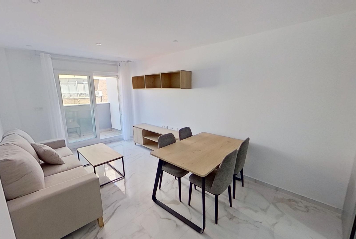 Exclusive Apartment in the Heart of Torrevieja 🌊🏖️ 2 Bedrooms 1 Bathroom BBQ Solarium with Sea Views