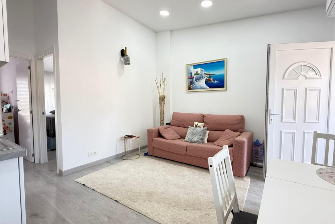Exclusive renovated upper floor bungalow with 2 bedrooms, 1 bathroom