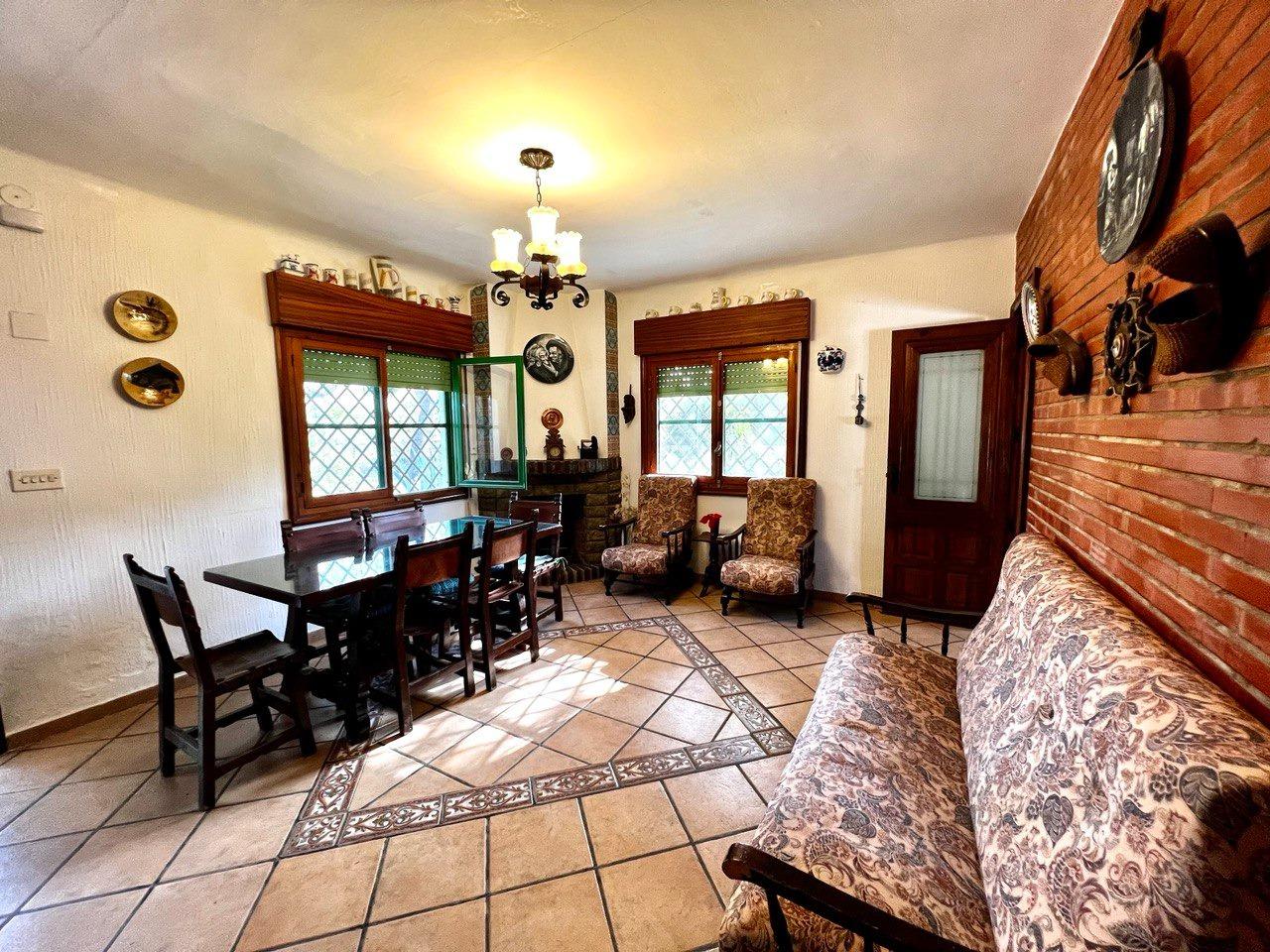 Chalet con 1000 metros de terreno en la zona  Sol y Luz de San Vicente del Raspeig, Alicante