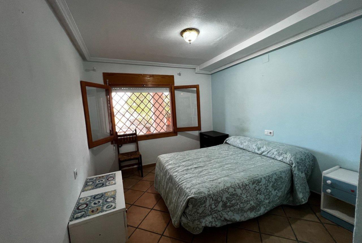 Chalet con 1000 metros de terreno en la zona  Sol y Luz de San Vicente del Raspeig, Alicante