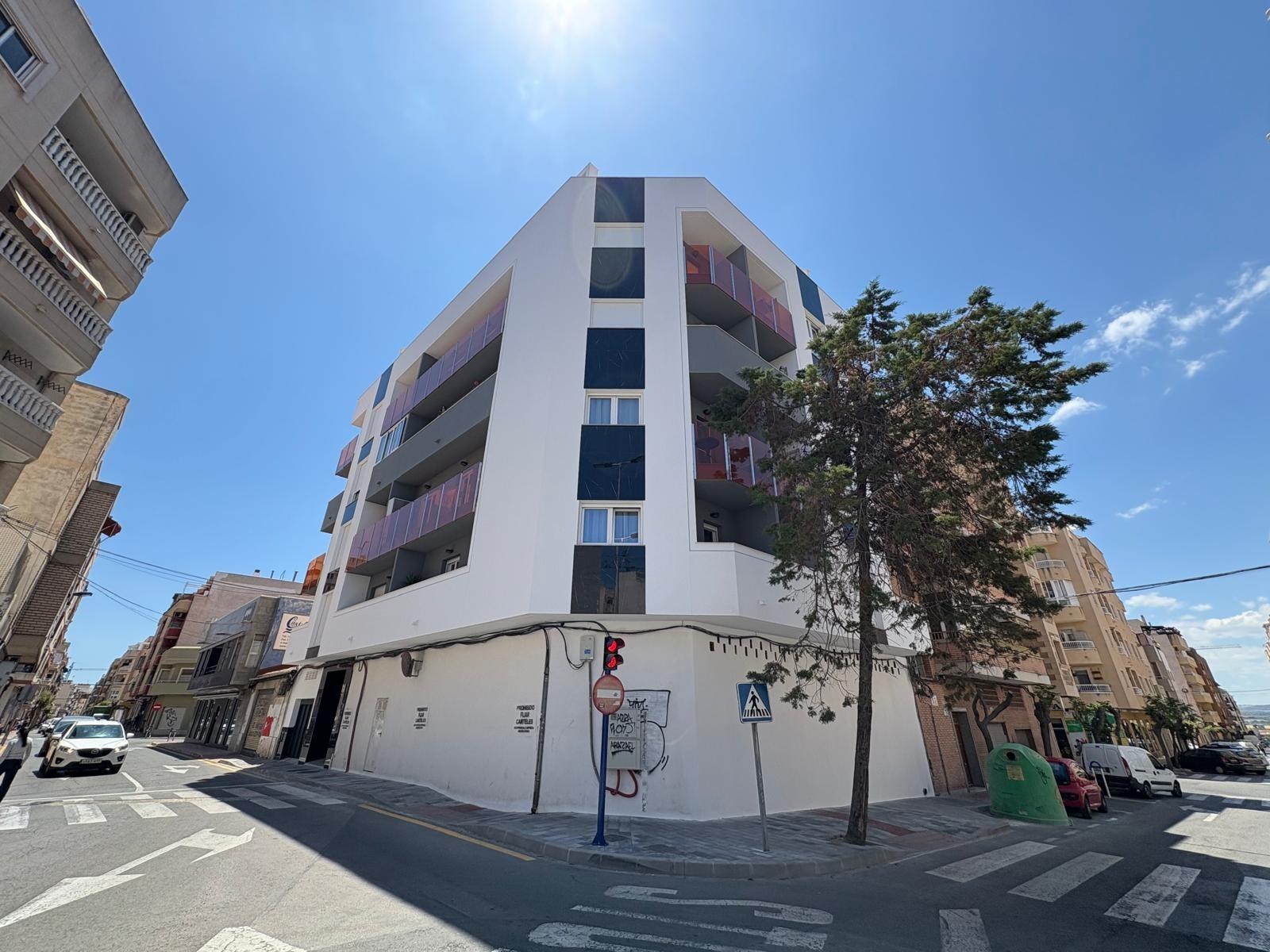 14-31-3 Exclusive Apartment in the Heart of Torrevieja 🌊🏖️ 2 Bedrooms 1 Bathroom BBQ Solarium with Sea Views