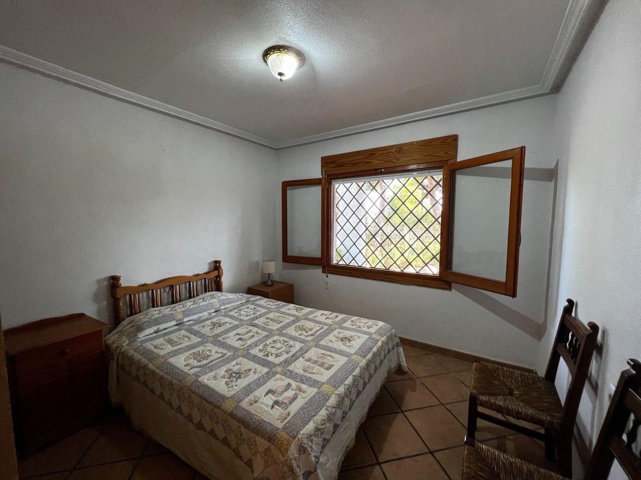 Chalet con 1000 metros de terreno en la zona  Sol y Luz de San Vicente del Raspeig, Alicante