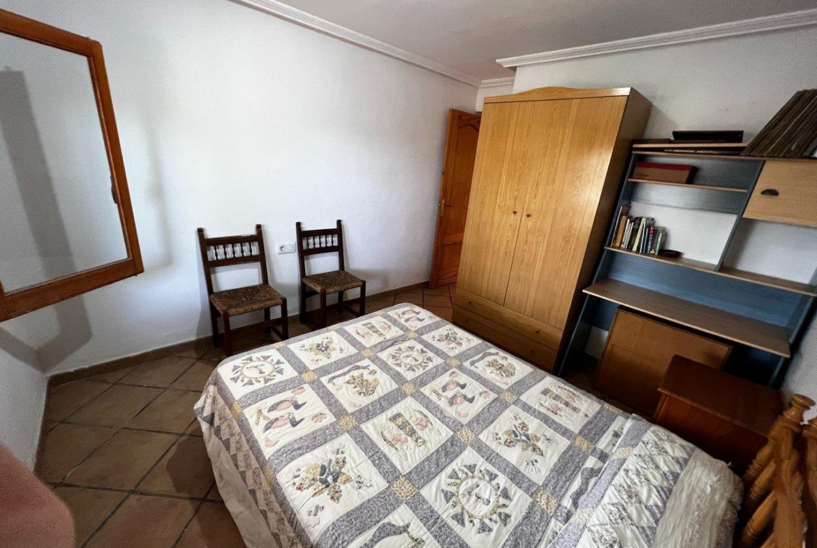 Chalet con 1000 metros de terreno en la zona  Sol y Luz de San Vicente del Raspeig, Alicante