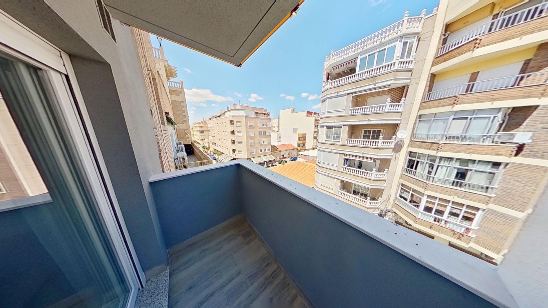 14-34-3 Exclusive Apartment in the Heart of Torrevieja 🌊🏖️ 2 Bedrooms 1 Bathroom BBQ Solarium with Sea Views