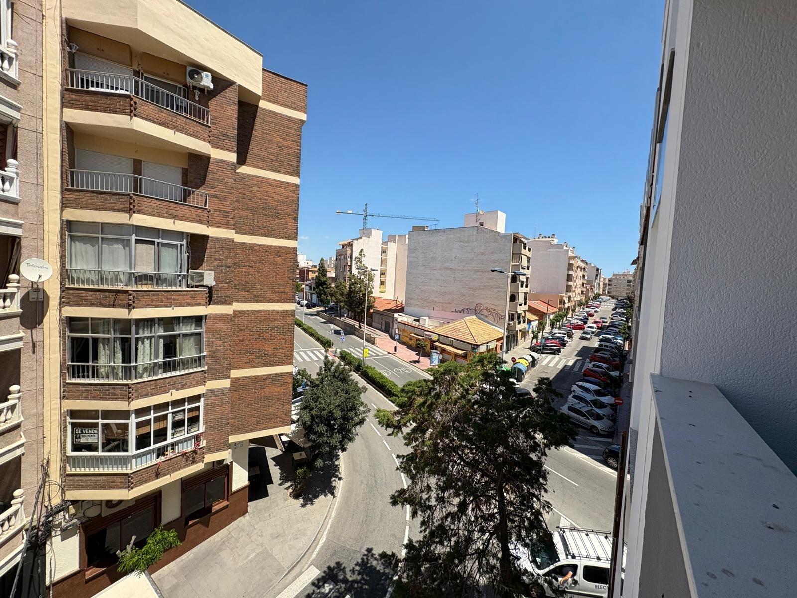 14-35-3 Exclusive Apartment in the Heart of Torrevieja 🌊🏖️ 2 Bedrooms 1 Bathroom BBQ Solarium with Sea Views