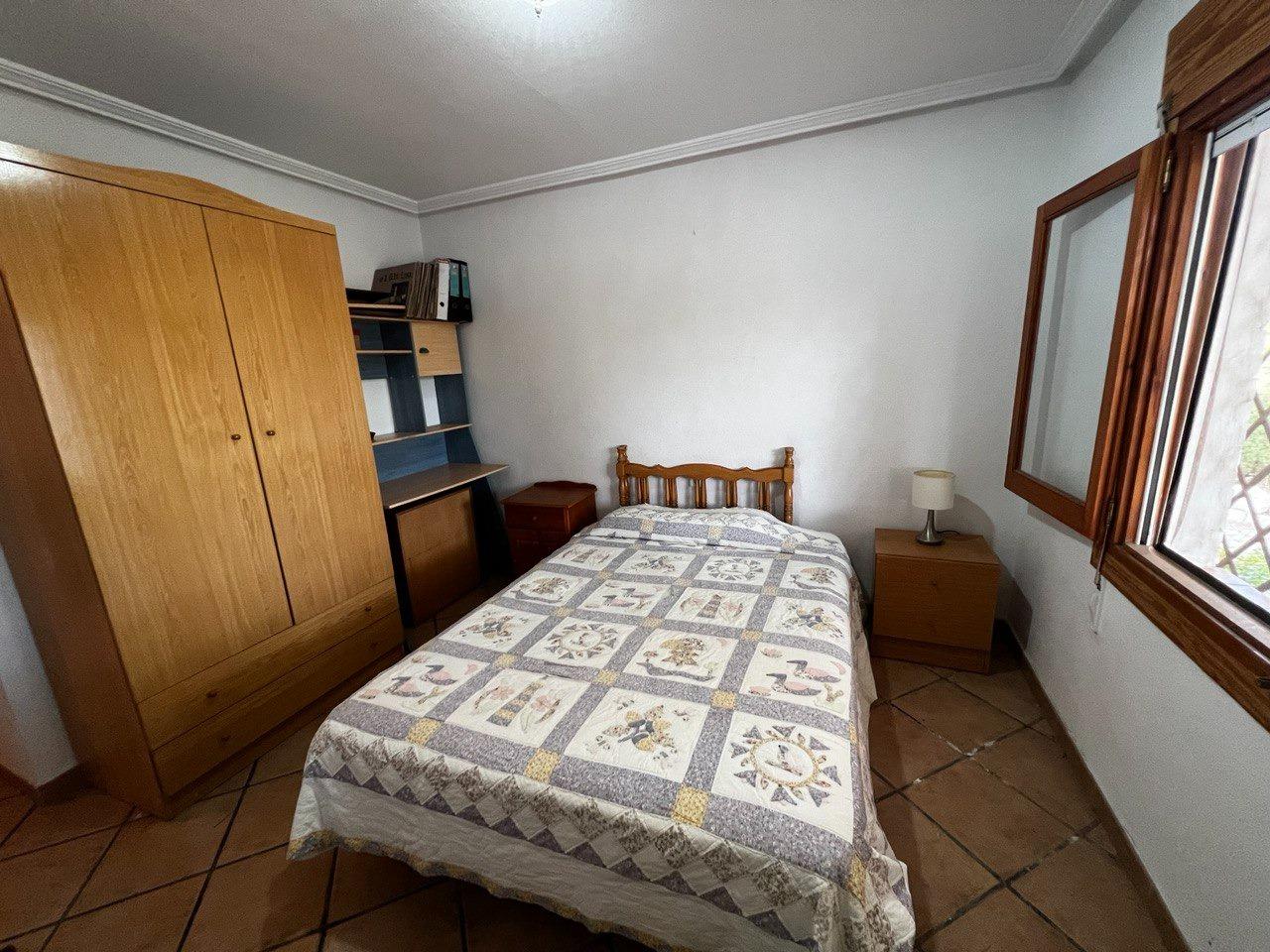 Chalet con 1000 metros de terreno en la zona  Sol y Luz de San Vicente del Raspeig, Alicante