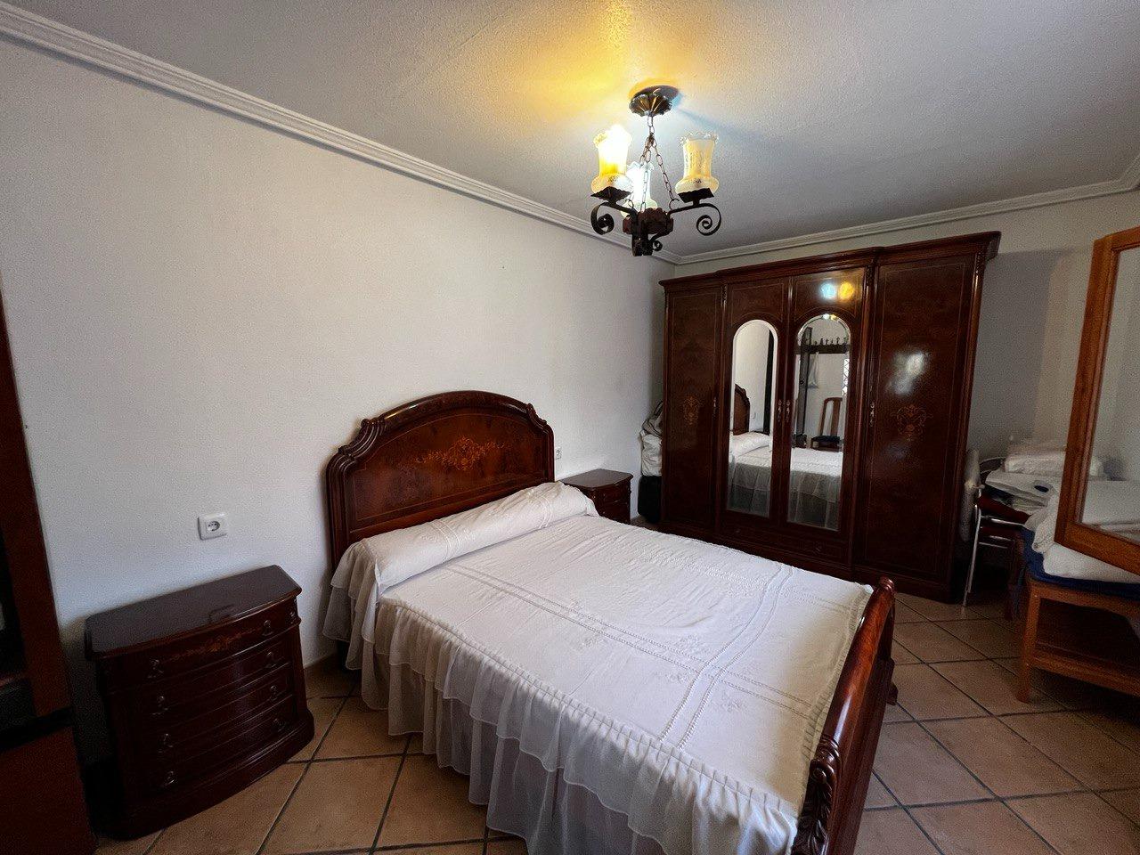 Chalet con 1000 metros de terreno en la zona  Sol y Luz de San Vicente del Raspeig, Alicante