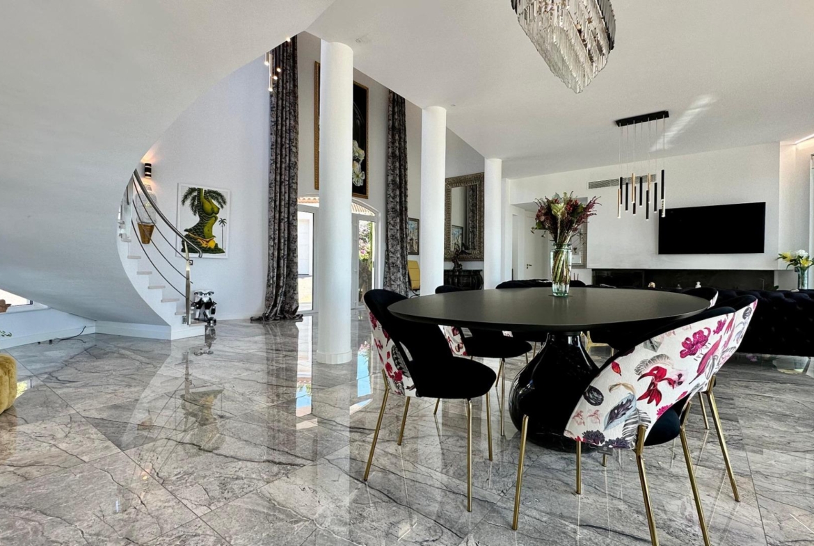 Elegant Villa with Sea Views and Altea la Vella 🌊✨