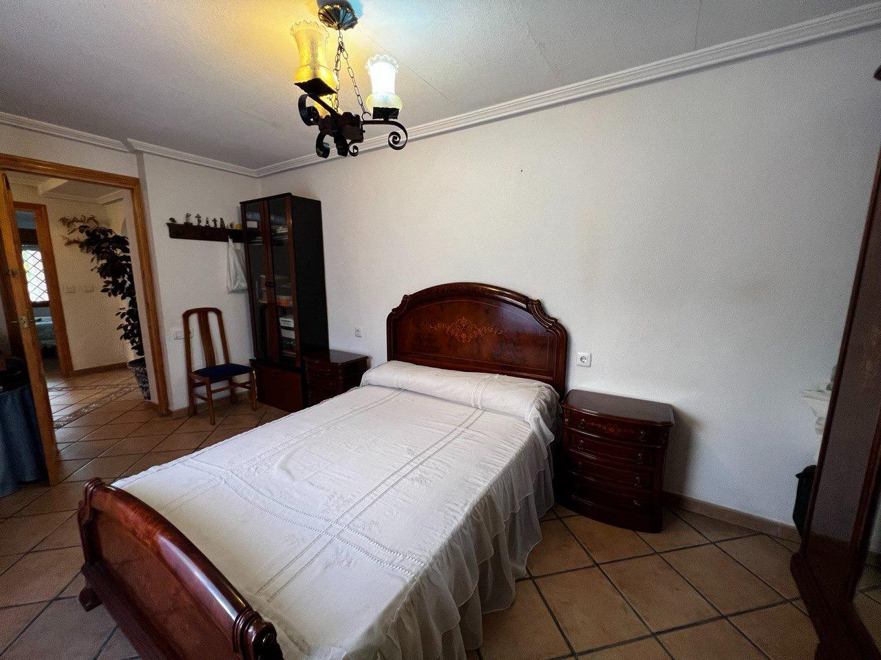 Chalet con 1000 metros de terreno en la zona  Sol y Luz de San Vicente del Raspeig, Alicante