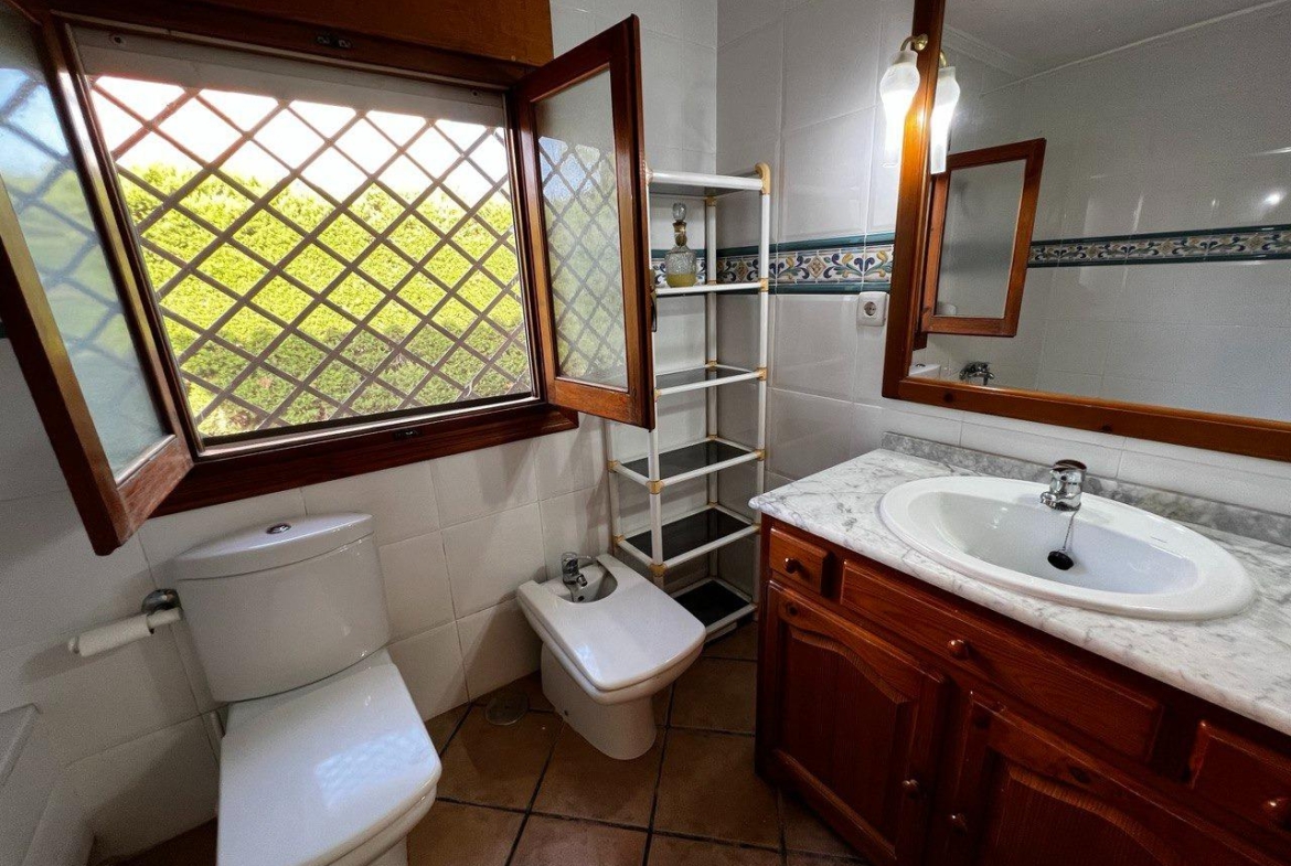 Chalet con 1000 metros de terreno en la zona  Sol y Luz de San Vicente del Raspeig, Alicante