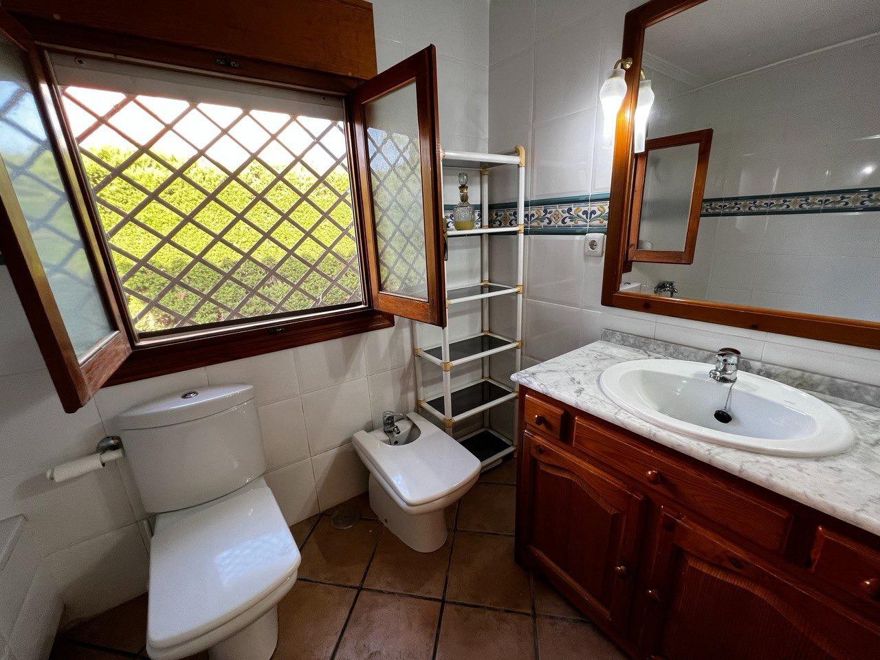 Chalet con 1000 metros de terreno en la zona  Sol y Luz de San Vicente del Raspeig, Alicante