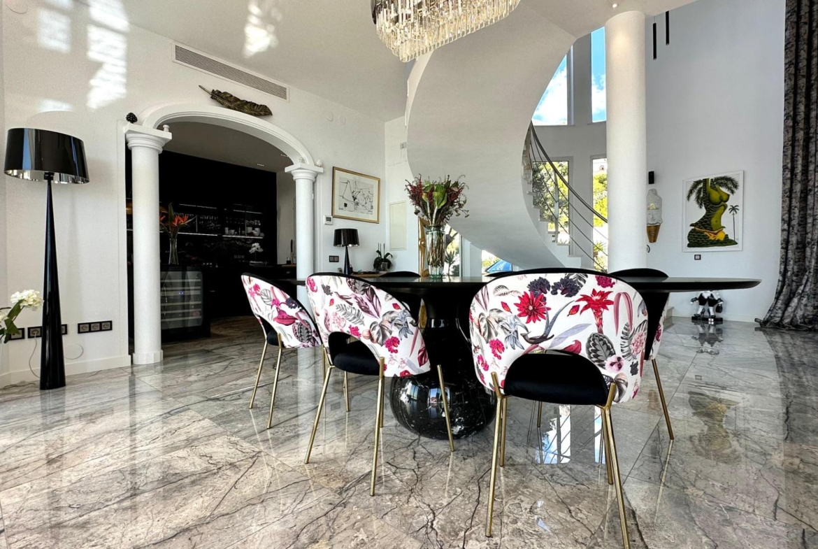 Elegant Villa with Sea Views and Altea la Vella 🌊✨