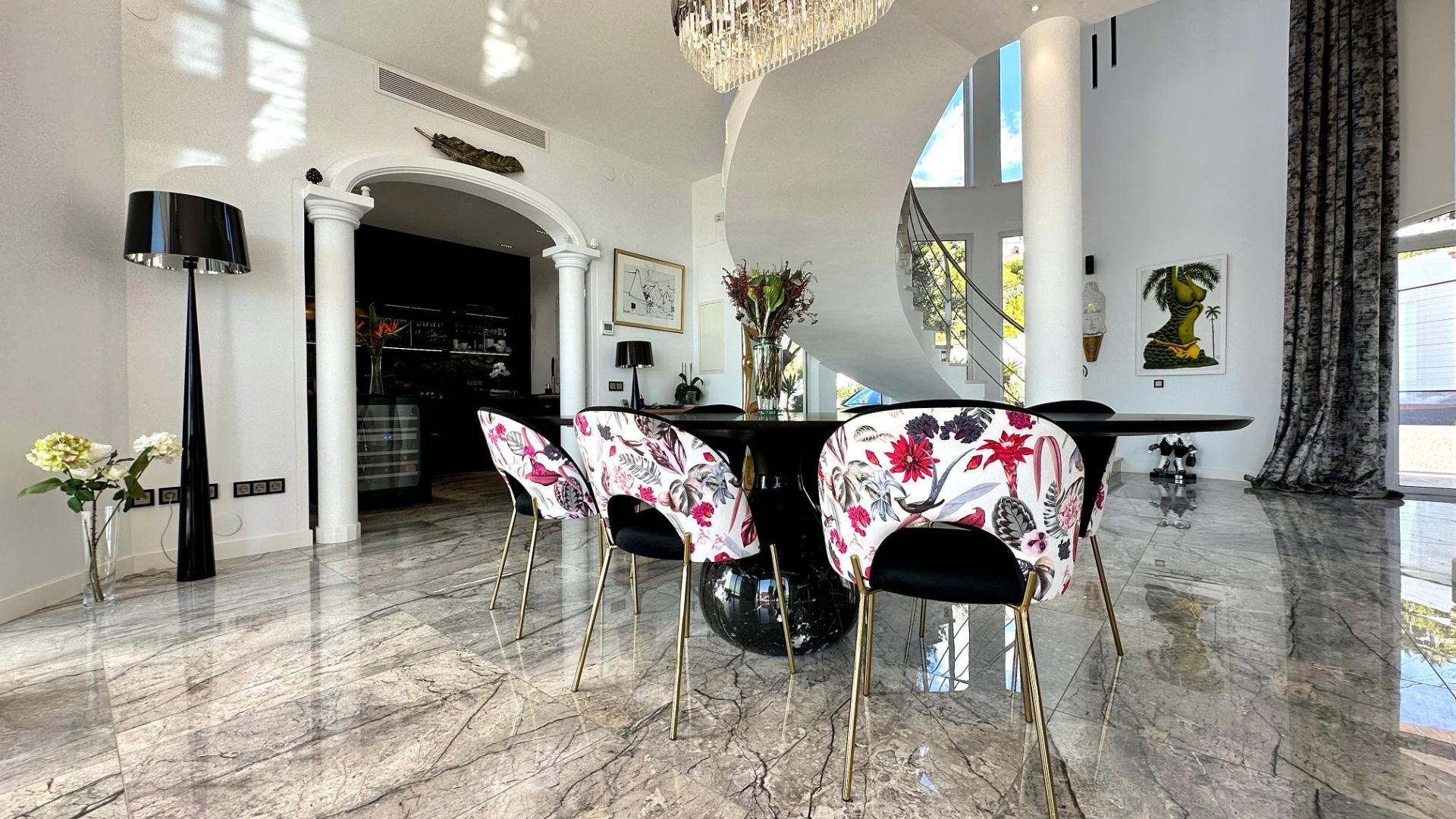 Elegant Villa with Sea Views and Altea la Vella 🌊✨