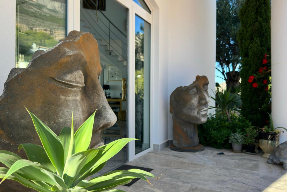 Elegant Villa with Sea Views and Altea la Vella 🌊✨