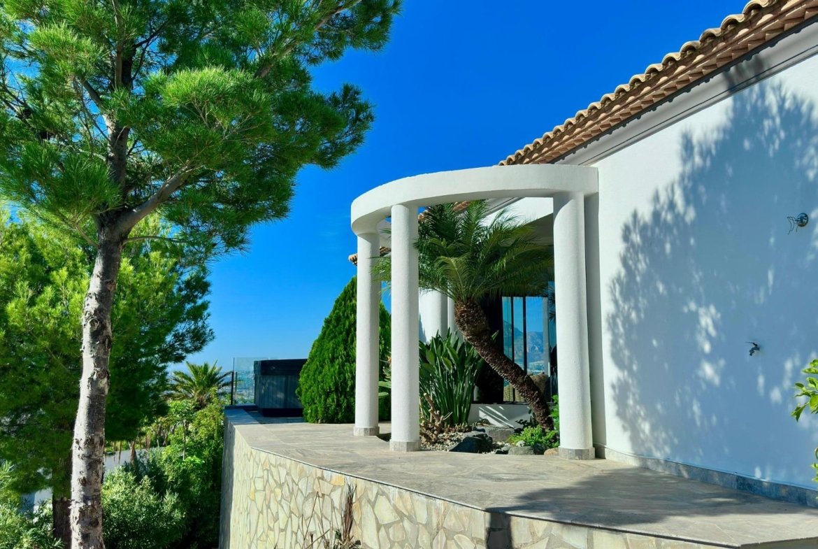 Elegant Villa with Sea Views and Altea la Vella 🌊✨