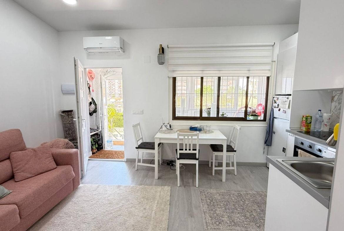 Exclusive renovated upper floor bungalow with 2 bedrooms, 1 bathroom