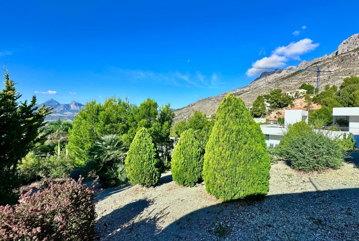 Elegant Villa with Sea Views and Altea la Vella 🌊✨