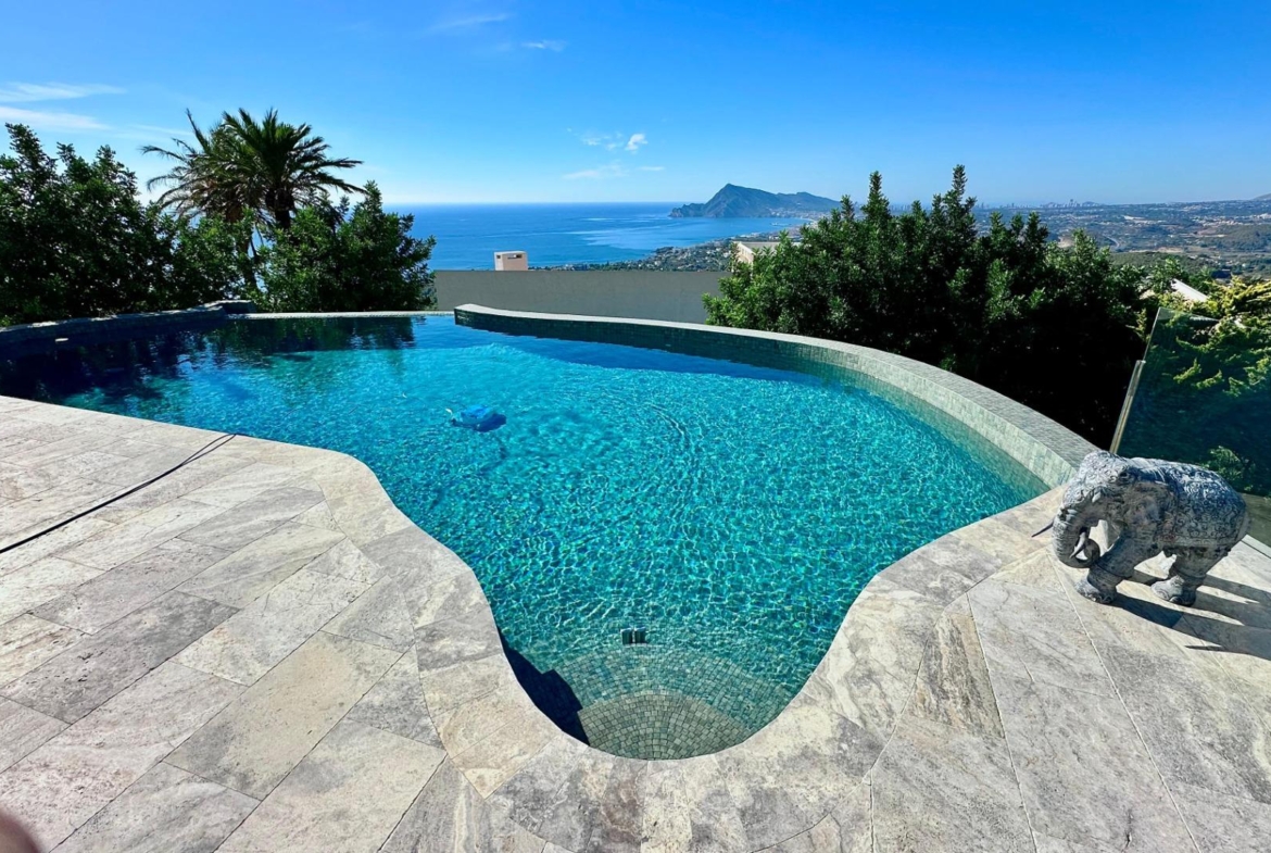 Elegant Villa with Sea Views and Altea la Vella 🌊✨