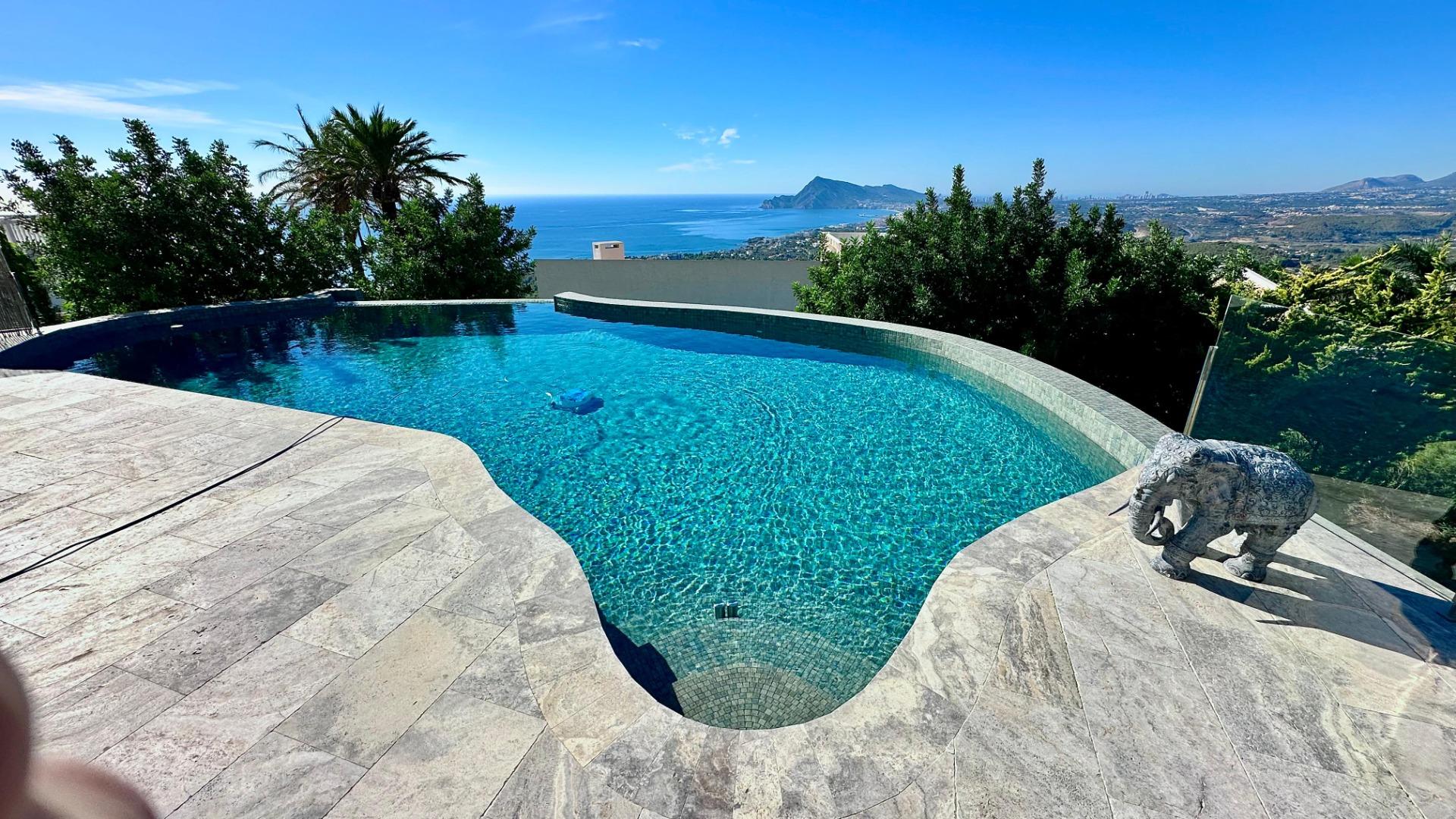 Elegant Villa with Sea Views and Altea la Vella 🌊✨