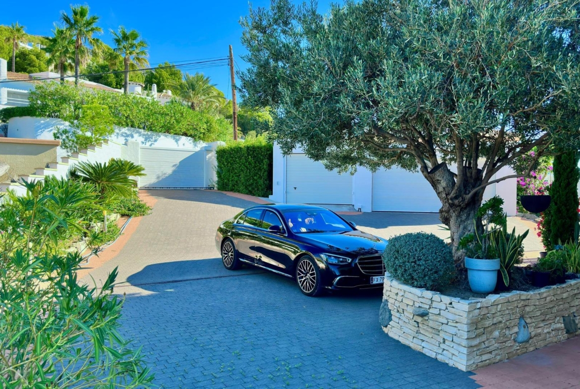 Elegant Villa with Sea Views and Altea la Vella 🌊✨