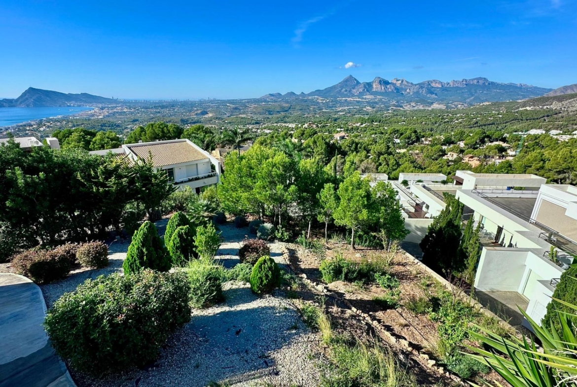 Elegant Villa with Sea Views and Altea la Vella 🌊✨
