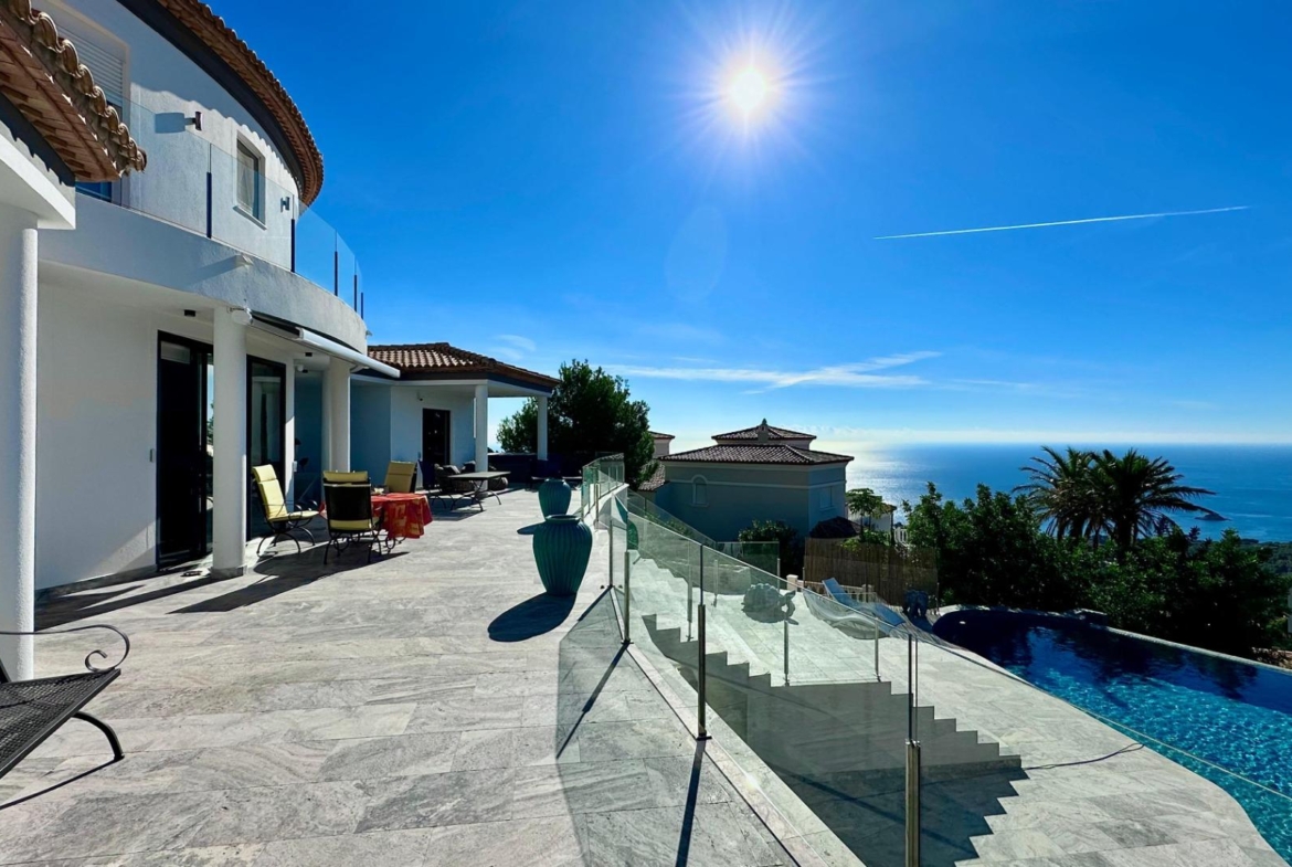 Elegant Villa with Sea Views and Altea la Vella 🌊✨