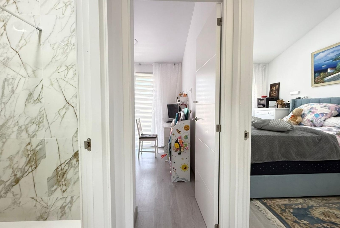Exclusive renovated upper floor bungalow with 2 bedrooms, 1 bathroom