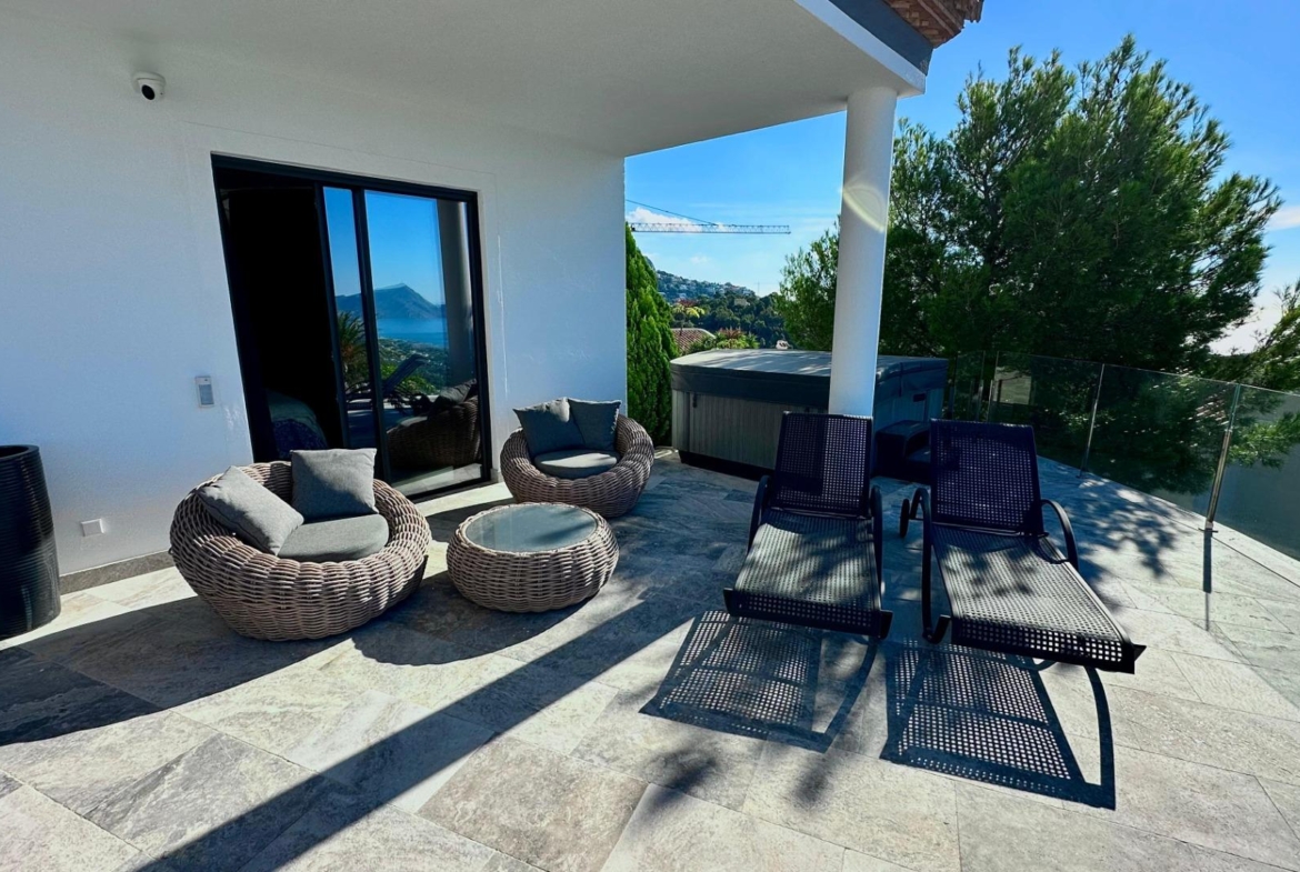 Elegant Villa with Sea Views and Altea la Vella 🌊✨